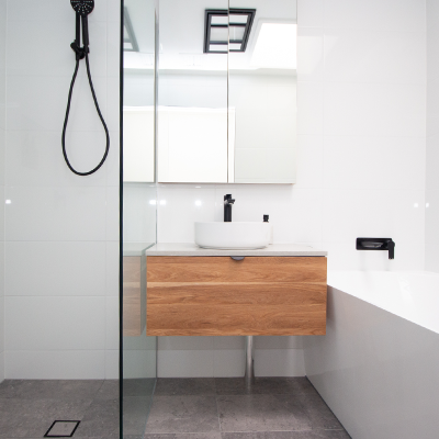 12 Modern bathroom with black fixtures
